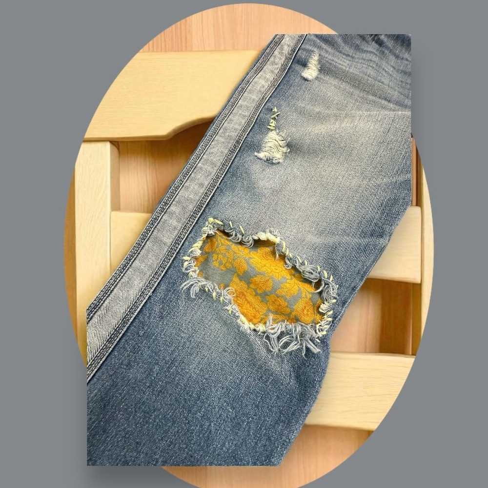 Hidden Patchwork Upcycled Jeans . Size: 29 - image 3